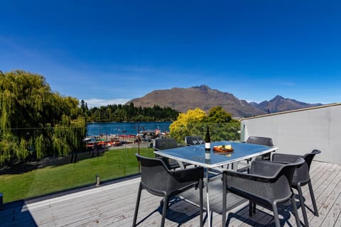 Balcony/Terrace, Lake view, Mountain view