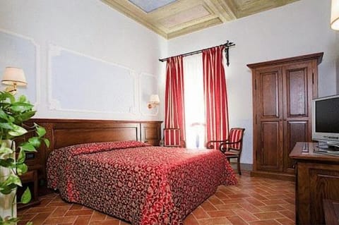 Bed, TV and multimedia