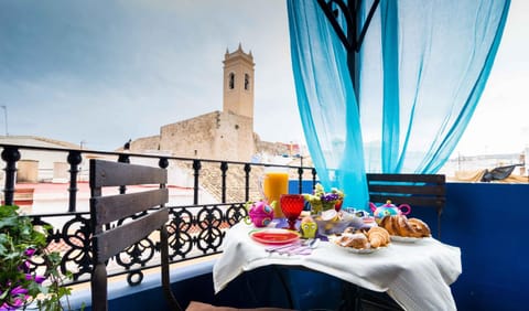 Balcony/Terrace, Food and drinks, Continental breakfast, Lunch, Internal: Not applicable to any particular room