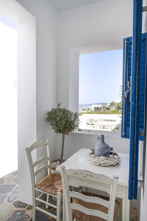 Alexandros Apartments Apartment hotel in Naousa