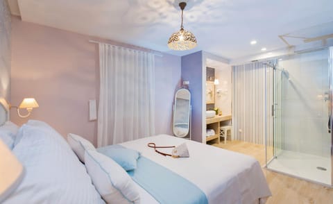 Shower, Bathroom, Bedroom