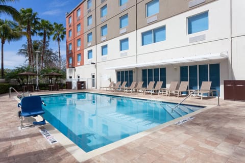 Swimming pool, Swimming pool