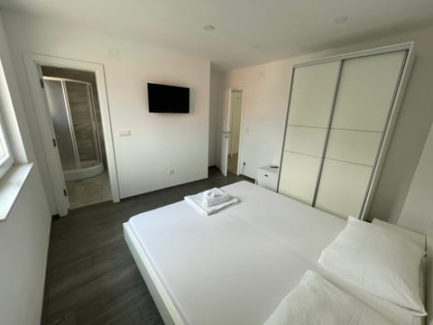 Apartments Vinko Apartment in Novalja