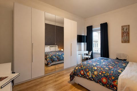 Bed, View (from property/room), Photo of the whole room, Bedroom, wardrobe