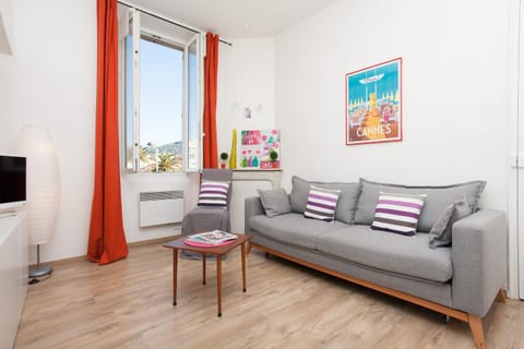 Winter, Living room