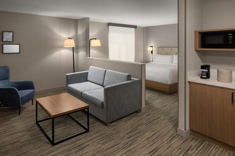 Bed, Living room, Photo of the whole room, Seating area, Bedroom