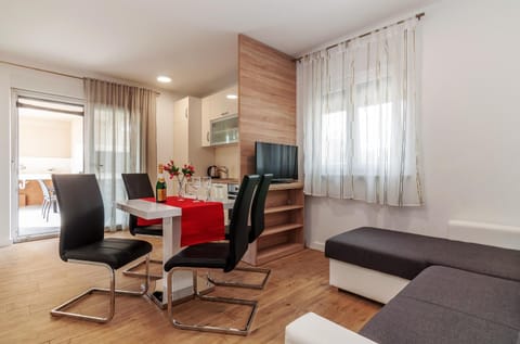 Spring, Living room, On site