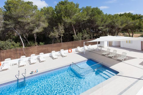 Patio, Mountain view, Swimming pool