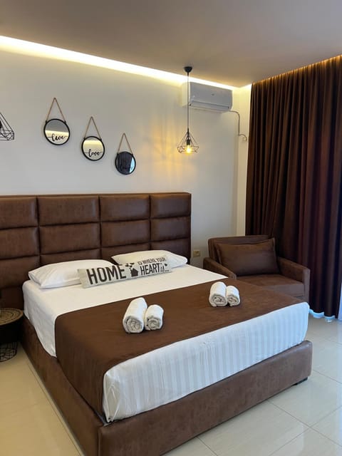 Apartments Sadiku with swimming pool & jacuzzi Apartment in Sarandë