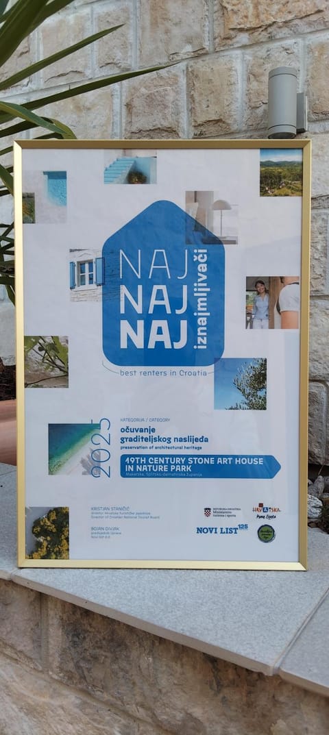 Neighbourhood, Decorative detail, Logo/Certificate/Sign, Certificate/Award, Certificate/Award