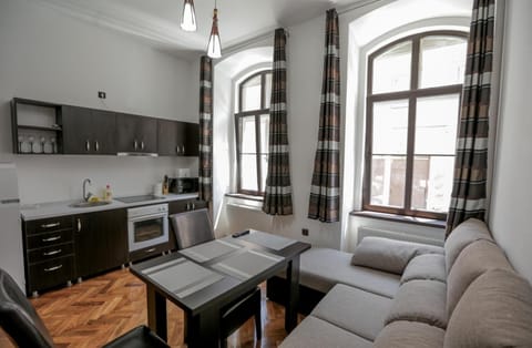 Kitchen or kitchenette, Living room