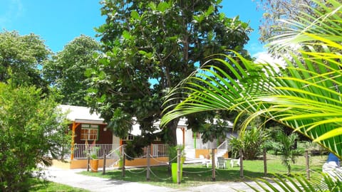 Property building, Nearby landmark, Natural landscape, Garden, Garden