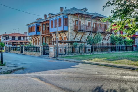 Property building, Neighbourhood