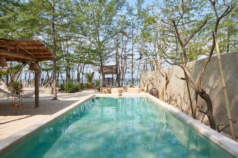Restaurant/places to eat, Day, Neighbourhood, Natural landscape, Garden, Decorative detail, Beach, Beach, On site, Garden view, Pool view, Sea view, Supermarket/grocery shop, Swimming pool, Swimming pool