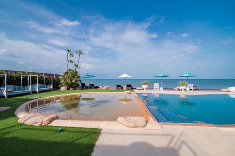 Beach, Swimming pool