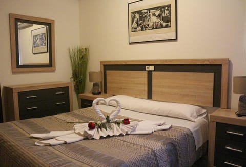 Patio, TV and multimedia, Photo of the whole room, Bedroom