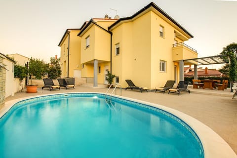 Villa Cera Bed and Breakfast in Pula