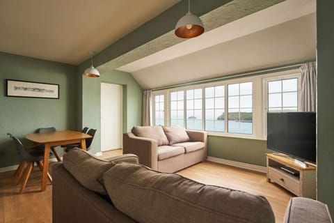 Oystercatcher Apartments Apartment in England