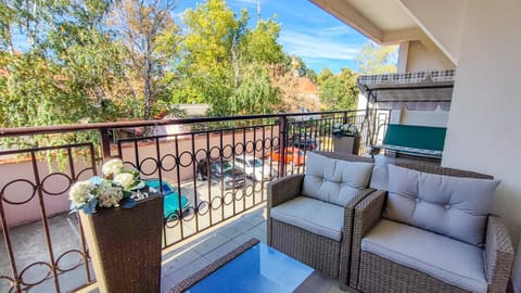 View (from property/room), Balcony/Terrace, Seating area