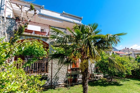 Property building, Garden, Area and facilities