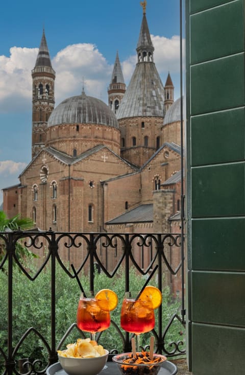 View (from property/room), View (from property/room), City view, City view, Landmark view, Landmark view