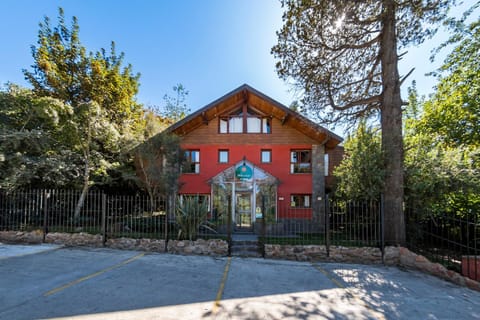 Property building, Facade/entrance, Garden
