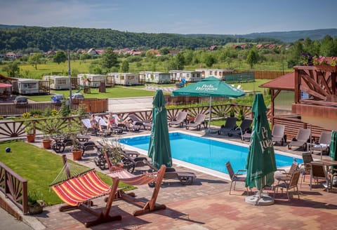 Restaurant/places to eat, Garden, Balcony/Terrace, On site, Swimming pool