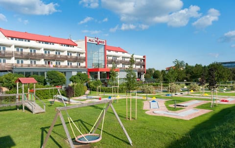 Property building, Facade/entrance, Summer