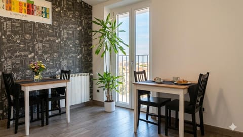Communal lounge/ TV room, Breakfast