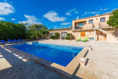 Facade/entrance, Swimming pool