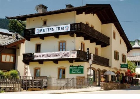 SnowBunnys BackPackers Hostel Hostel in Kitzbuhel