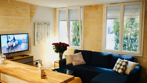 Communal lounge/ TV room, Living room