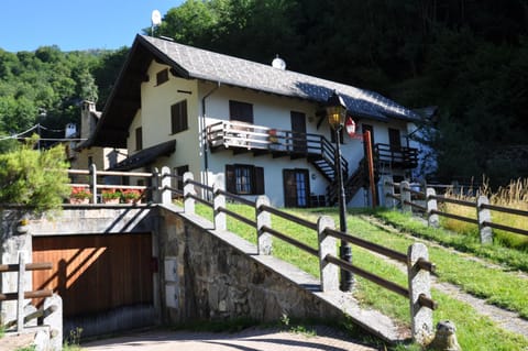 Facade/entrance, Day, Summer