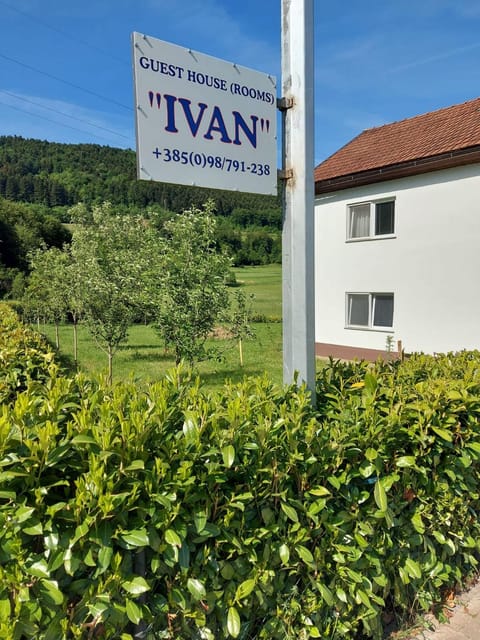 Rooms Ivan Bed and Breakfast in Lika-Senj County