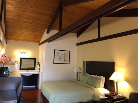 Bedroom, hair dresser