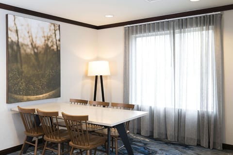 Fairfield Inn & Suites by Marriott Milwaukee Airport Hotel in Oak Creek