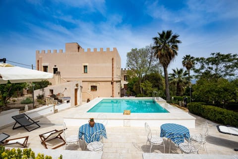 Property building, Patio, Swimming pool