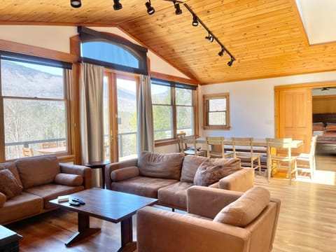Living room, Dining area, Mountain view