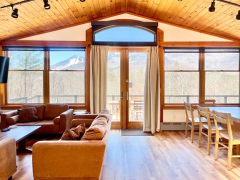 Living room, Dining area, Mountain view