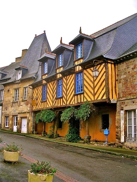 Facade/entrance, Day