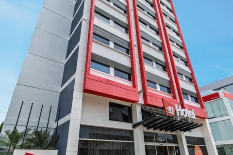 Property building, Day, Lobby or reception
