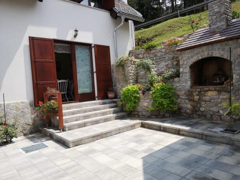 Holiday House Kod Ajke House in Lika-Senj County