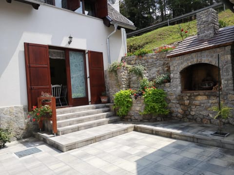 Holiday House Kod Ajke House in Lika-Senj County