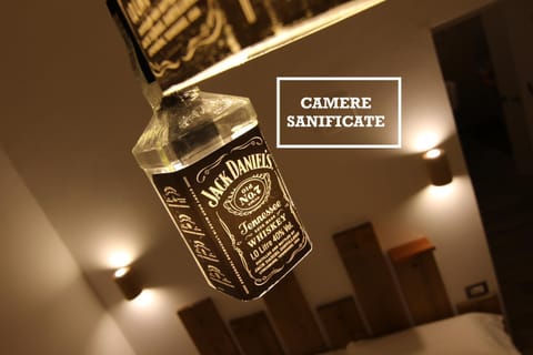 Photo of the whole room, Decorative detail