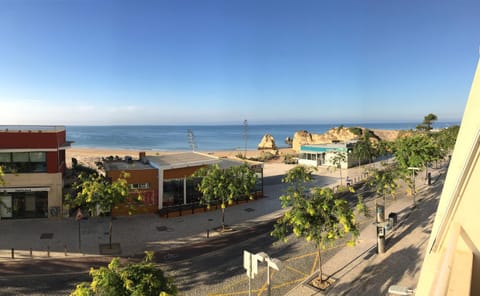 Restaurant/places to eat, Neighbourhood, Natural landscape, Beach