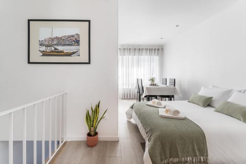 Bed, Living room