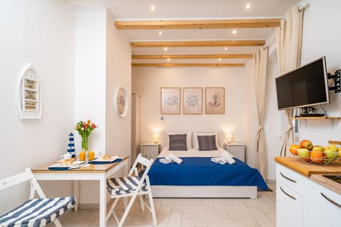Property building, Bed, Food