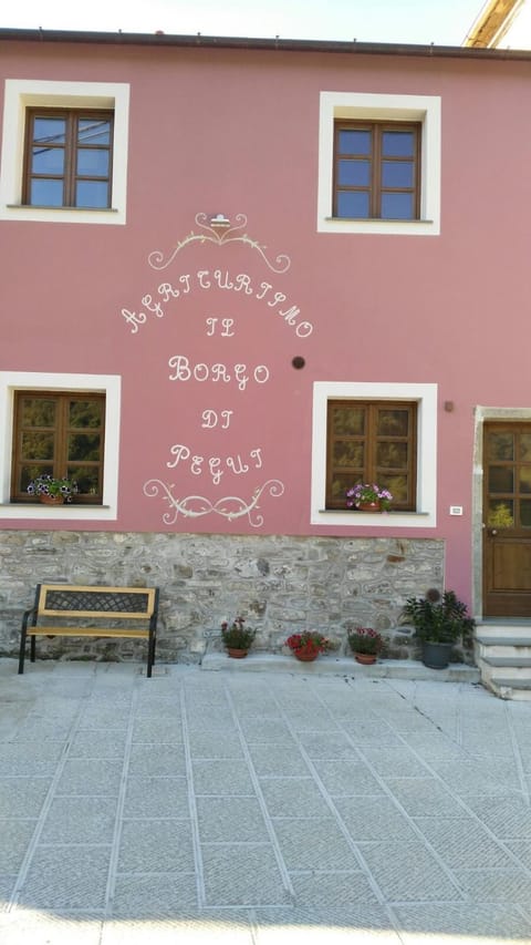 Il Borgo Di Pegui Farm Stay in Province of Massa and Carrara