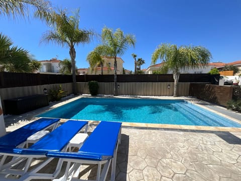 Pool view, Swimming pool, Swimming pool