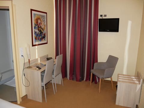 Logis Hôtel Le Lion d'Or Hotel in Centre-Val de Loire